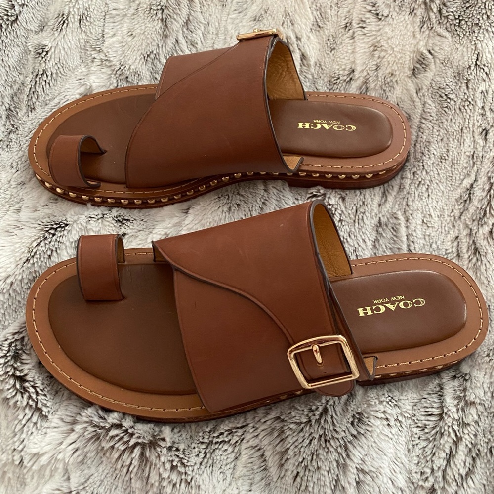 Coach British Tan Leather Toe Loop Gold Hardware Sandal - Sz 8.5